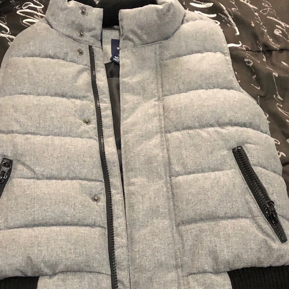GAP VEST